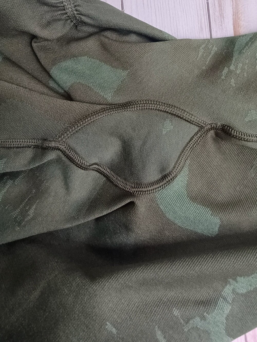 LIKE NEW - Gymshark Adapt Camo Seamless Leggings Sz L Savanna | Green High Waist - Picture 10 of 14